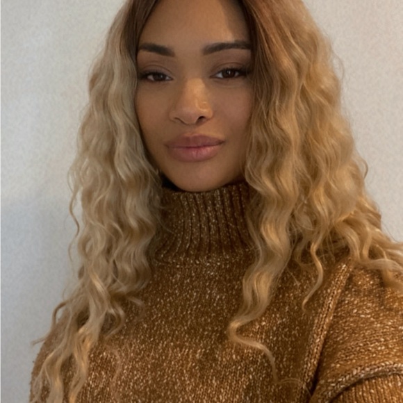 Meet your Posher, Angelina - Picture 3 of 17